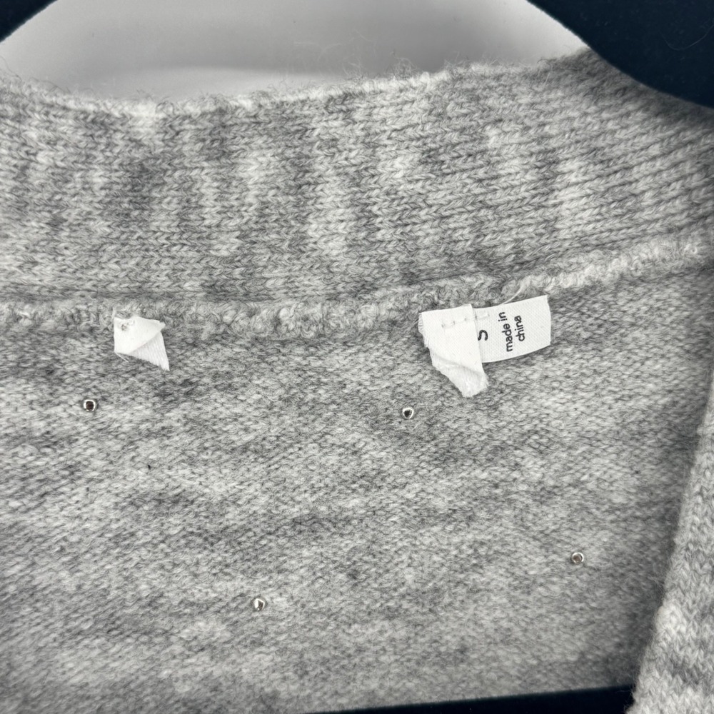 ASTR the Label Faux Pearl Embellished Cropped Cardigan Light Gray Women's Small - Picture 2 of 8
